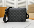 Louis Vuitton District size S men Bag LV