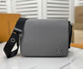 Louis Vuitton District size S men Bag LV