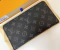 Louis Vuitton LV Zippy Wallet