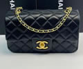 CHANEL Size M Women bag