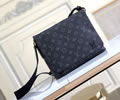 LV DISTRICT Size S Men Bag Top quality 1:1